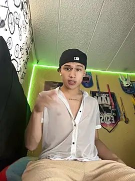 lyan t2 online show from 10/23/25, 07:45