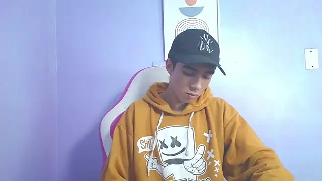 Hottie Guy online show from 11/11/25, 05:46