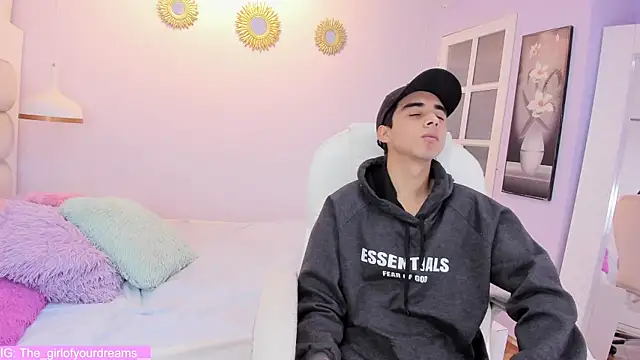 Hottie Guy online show from 11/20/25, 05:45