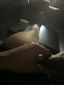 Snapshot of familia0210 chatting on 11/16/25, 05:29 familia0210 online show from 11/16/25, 05:29