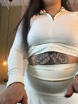 ZaraFoxx7 online show from 11/12/25, 07:46