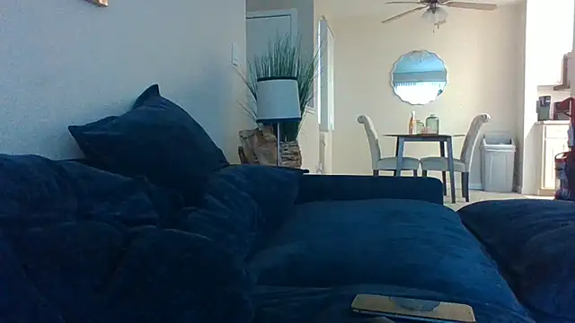 Snapshot of BellaRozay_ chatting on 11/30/25, 09:41 BellaRozay online show from 11/30/25, 09:41