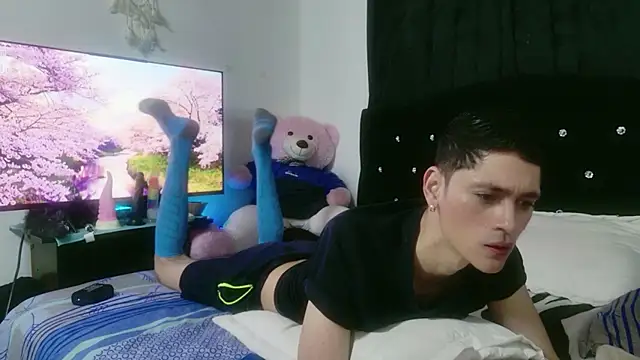 Snapshot of Tyler_cat chatting on 10/09/25, 01:53 Tyler cat online show from 10/09/25, 01:53