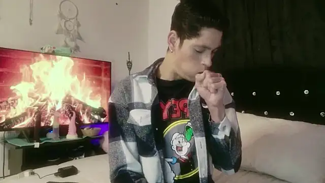 Snapshot of Tyler_cat chatting on 10/29/25, 09:22 Tyler cat online show from 10/29/25, 09:22