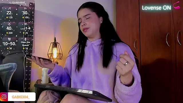 gabriiieela  online show from 10/23/25, 09:13