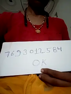 Snapshot of Mona7070 chatting on 10/17/25, 03:36 Mona7070 online show from 10/17/25, 03:36