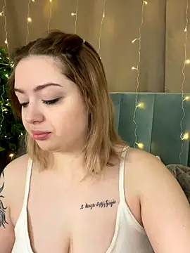 KellyMoors online show from 10/20/25, 01:17