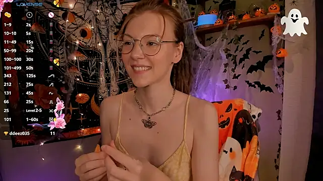 lyra thenymph online show from 11/03/25, 12:13