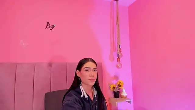 AlanaRosee   online show from 10/26/25, 08:53