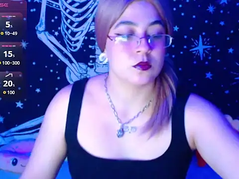 cherrypeach  online show from 11/04/25, 07:02