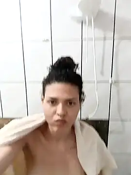 Larissinhamm online show from 10/09/25, 11:03