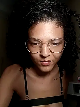 Larissinhamm online show from 10/19/25, 03:18