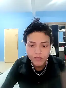 Larissinhamm online show from 10/23/25, 10:41