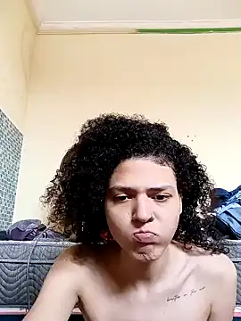 Larissinhamm online show from 11/06/25, 01:34