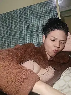 Larissinhamm online show from 11/17/25, 01:33