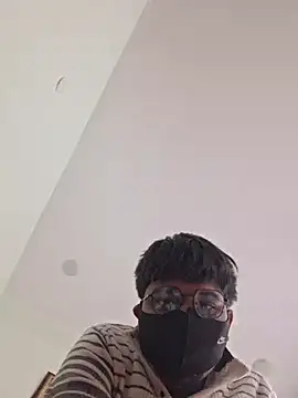 Snapshot of UsurpedThaw chatting on 11/17/25, 02:06 UsurpedThaw online show from 11/17/25, 02:06