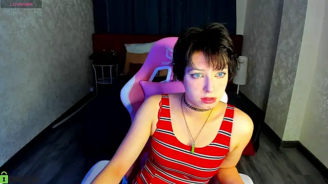 Sara Frayer online show from 10/07/25, 01:03