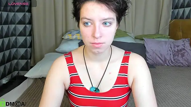 Sara Frayer online show from 11/11/25, 01:16