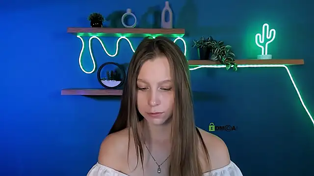 Snapshot of esme_moore_ chatting on 10/09/25, 08:56 esme moore online show from 10/09/25, 08:56