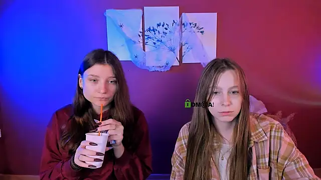 Snapshot of esme_moore_ chatting on 10/30/25, 09:55 esme moore online show from 10/30/25, 09:55