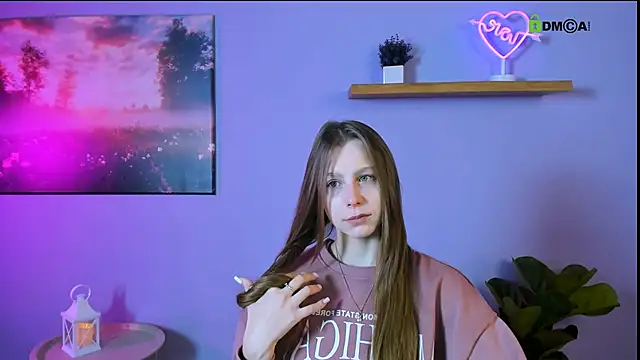 Snapshot of esme_moore_ chatting on 11/06/25, 09:43 esme moore online show from 11/06/25, 09:43