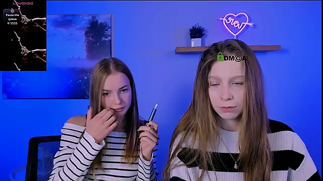 Snapshot of esme_moore_ chatting on 11/07/25, 09:42 esme moore online show from 11/07/25, 09:42