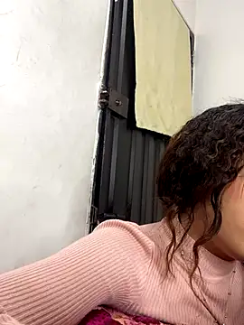 Azza  Slimene online show from 10/25/25, 04:24