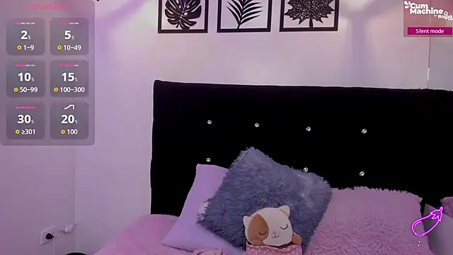 Haiily Baeker online show from 11/08/25, 04:07