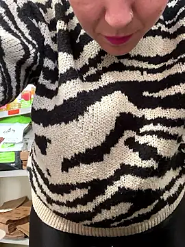 Daiana Andra online show from 10/18/25, 10:16