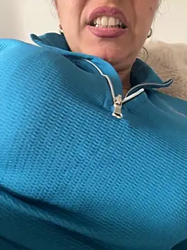 Daiana Andra online show from 10/21/25, 11:55