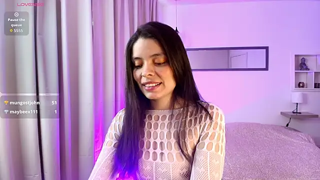 Snapshot of victoria_stern chatting on 10/04/25, 12:14 victoria stern online show from 10/04/25, 12:14