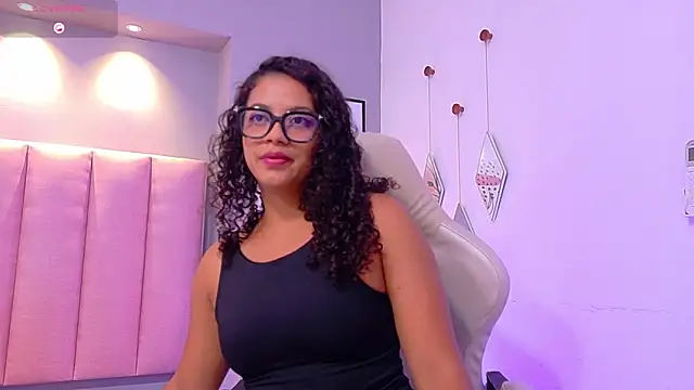 CamilaLevy online show from 11/06/25, 12:06