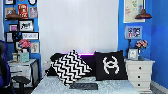 CameronRey  online show from 11/08/25, 09:24