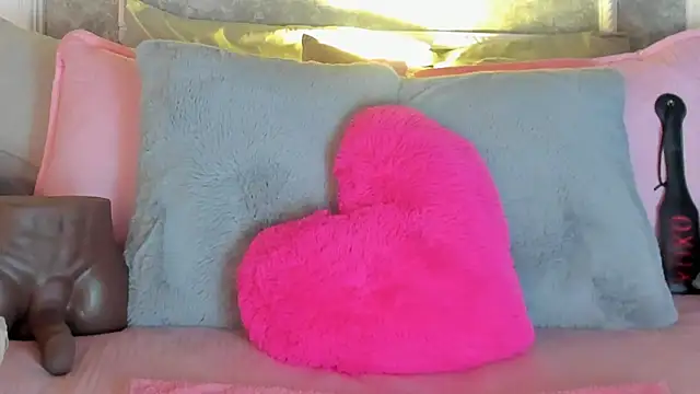  victoriaa  lois online show from 10/22/25, 08:30