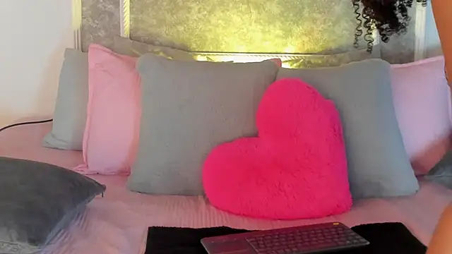  victoriaa  lois online show from 10/29/25, 07:48