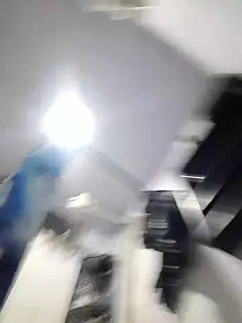 Snapshot of Lesli_14 chatting on 11/14/25, 02:21 Lesli 14 online show from 11/14/25, 02:21