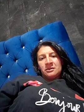 Snapshot of Lesli_14 chatting on 11/16/25, 01:55 Lesli 14 online show from 11/16/25, 01:55