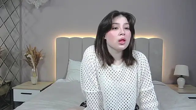 Snapshot of DianaMello chatting on 10/14/25, 05:19 DianaMello online show from 10/14/25, 05:19