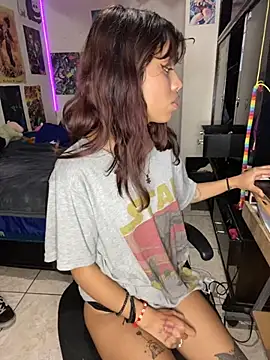 Freyaa sama online show from 10/15/25, 04:01