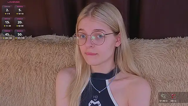 MonicaShiny online show from 10/23/25, 05:44