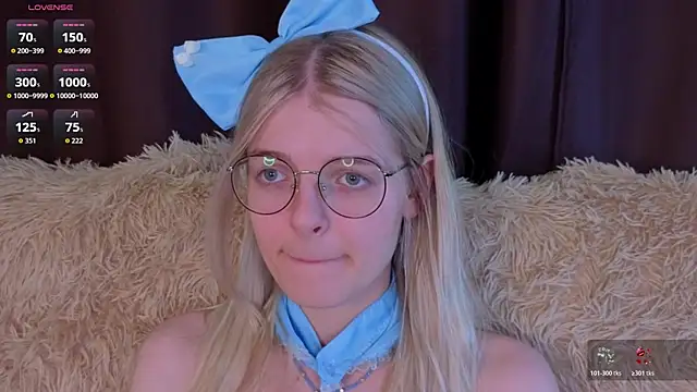 MonicaShiny online show from 11/03/25, 07:04