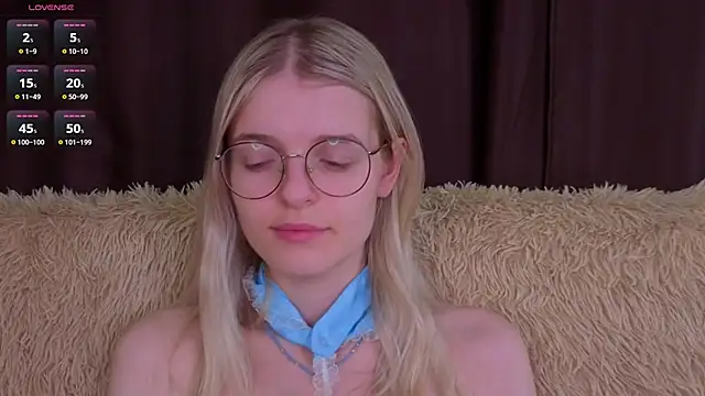 MonicaShiny online show from 11/10/25, 08:08