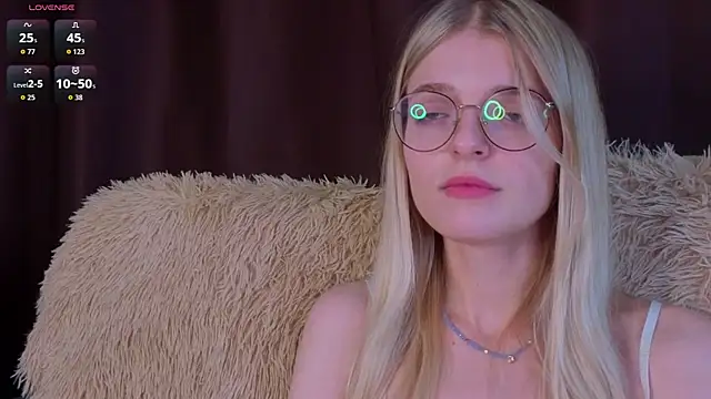 MonicaShiny online show from 11/14/25, 05:44