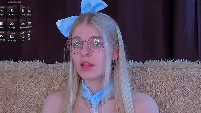 MonicaShiny online show from 11/16/25, 06:02