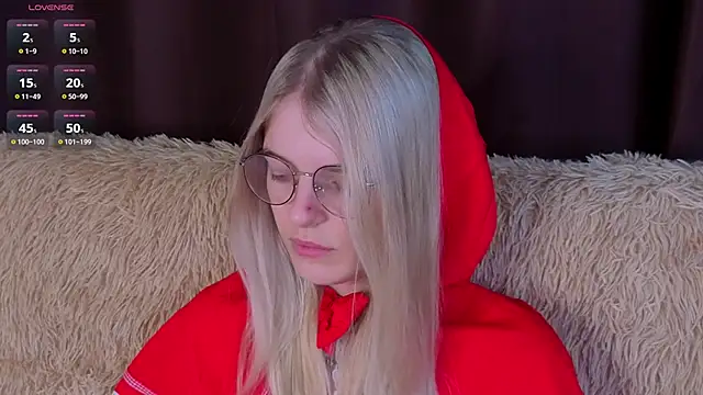 MonicaShiny online show from 11/21/25, 05:44