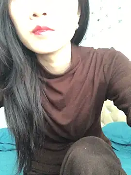 Snapshot of Mile-m chatting on 10/19/25, 06:25 Mile-m online show from 10/19/25, 06:25