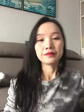 Snapshot of Mile-m chatting on 11/14/25, 02:21 Mile-m online show from 11/14/25, 02:21