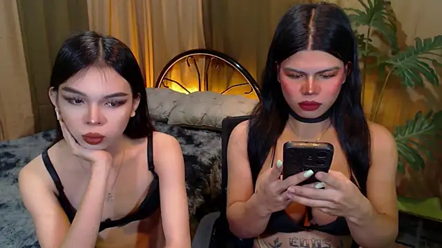 TWINKTRANSSHANEL online show from 10/18/25, 10:16