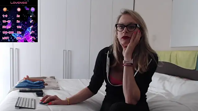 Spicypamy online show from 10/16/25, 01:45