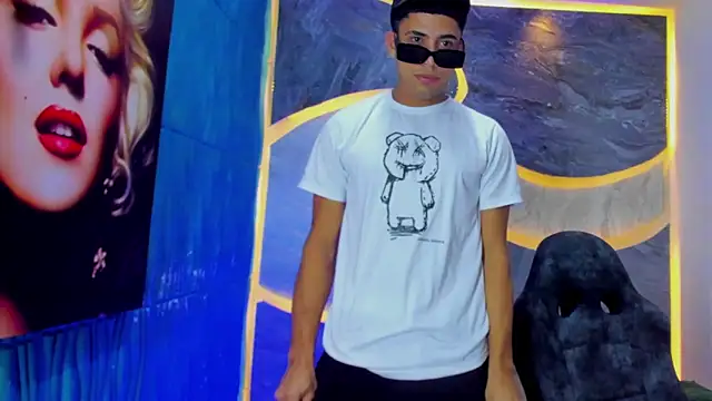 Play boys Hot2 online show from 10/29/25, 12:51